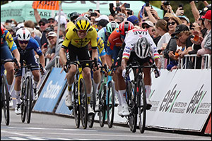 Jhonatan Narváez runner-up on tough stage 3 at Tour Down Under