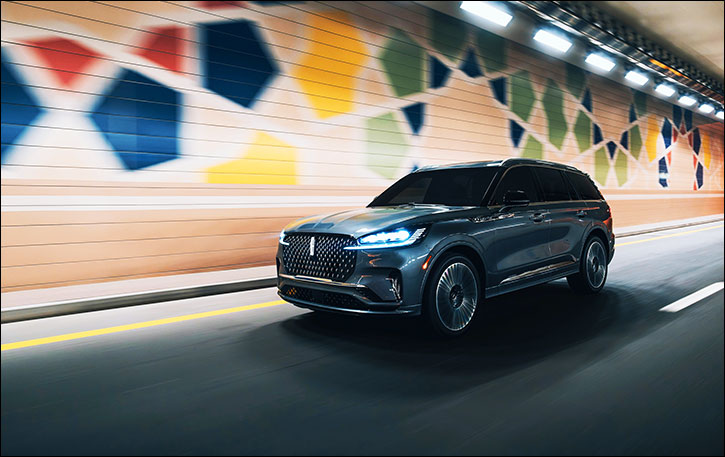 What's In a Trim? How Presidential Touches Help Luxurious Lincoln Aviator Take Flight