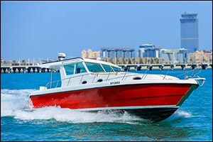 Visit Dubai from a New Perspective: Boat Rentals for Tourists and Residents