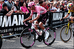 Del Toro and Ayuso take bonus seconds to extend advantage over rivals