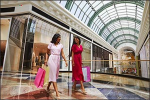 Dubai's Festival of Lights Brings Spectacular Shopping, Gold Giveaways, and Grand Prizes