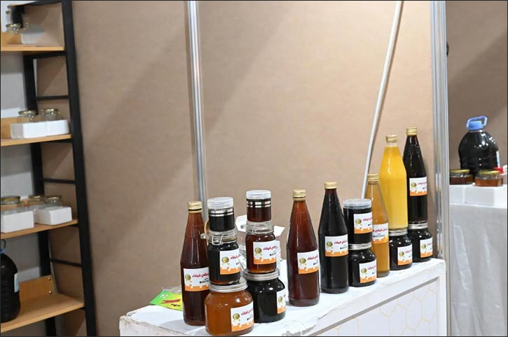 Jazan Honey Exhibition Attracts Visitors with Diverse Honey Varieties