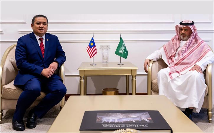 Foreign Ministry Makkah Branch Assistant Director General Receives Malaysian Consul General