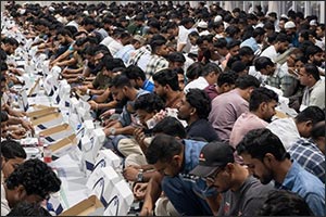 Dubai Customs and DP World Foundation distribute 144,000 iftar meals through Ramadan tent initiative.