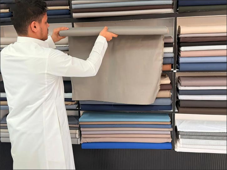 Eid Al-Fitr Preparations Transform Makkah's Markets into Festive Shopping Hubs