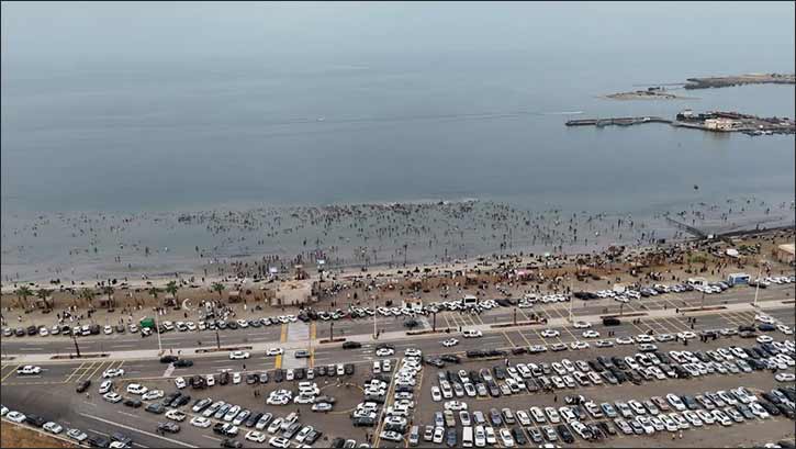 Swimming Beach in Jazan Sees High Visitor Turnout during Eid Days