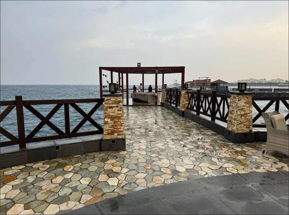 Cloudy Skies Enhance Jeddah's Seafront Appeal, Attract Visitors