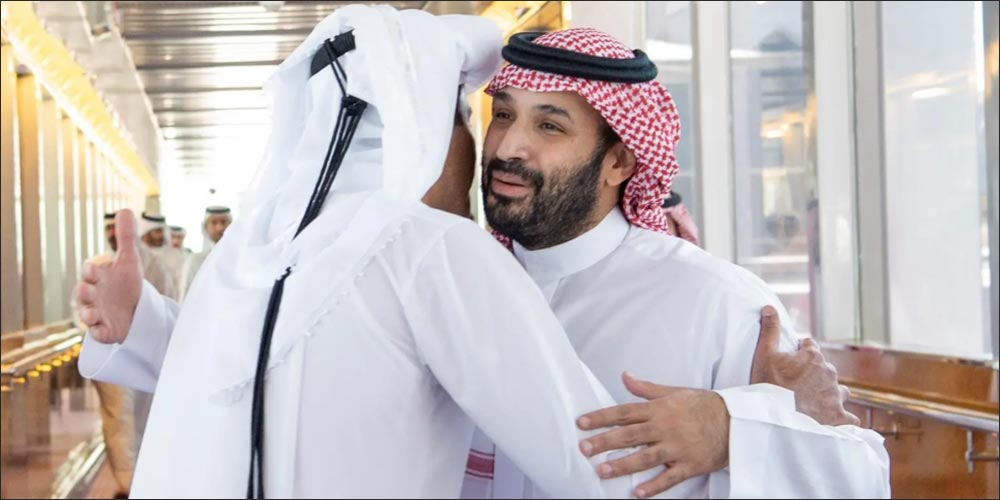 HRH the Crown Prince Bids Farewell to Qatari Amir upon Departure from Jeddah