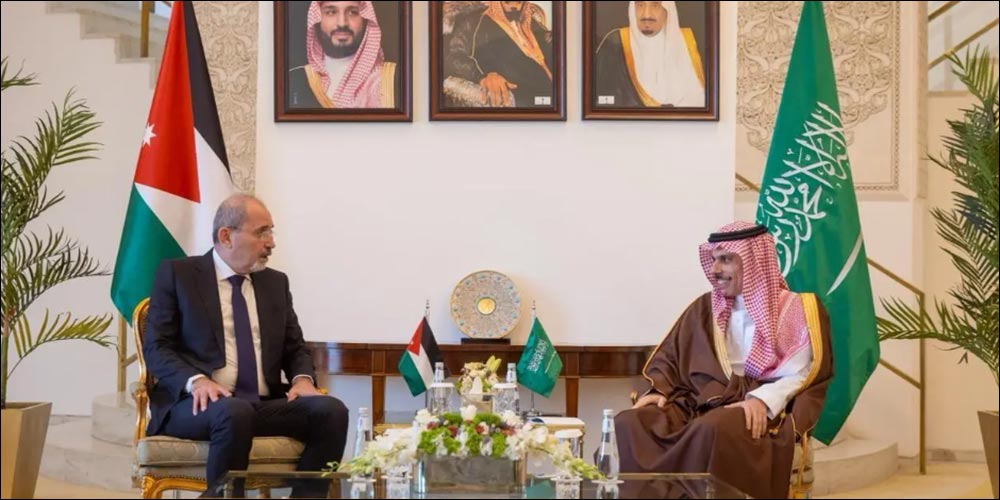 Minister of Foreign Affairs Receives Deputy Prime Minister and Foreign Minister of Jordan