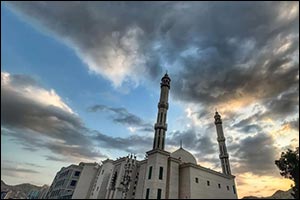 Clouds Blanket Skies of Makkah, Bringing Pleasant Weather