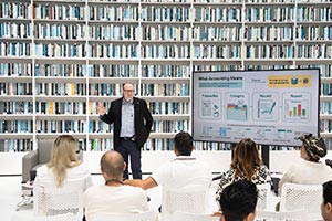 Mohammed Bin Rashid Library Organises Sessions to Promote Financial Literacy Among Community Members