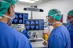  Sheikh Shakhbout Medical City Performs Its First Robotic Knee and Hip Replacement Surgeries