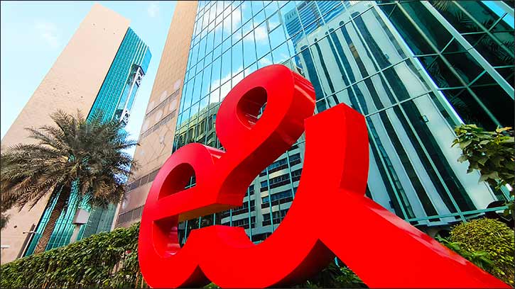 e& UAE redefines 5G with 6 GHz and 600 MHz testing, achieving premium speed and coverage