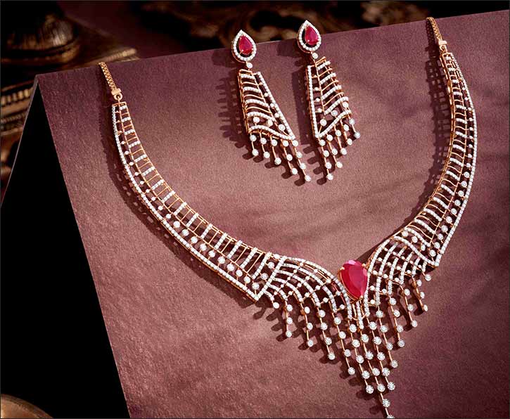 “Gift of Gold” Offers from Malabar Gold & Diamonds; Get Assured Gold Coins on Jewellery Purchase