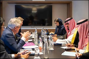 Economy Minister Meets with CEO of the International Association of Oil & Gas Producers