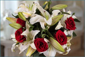 Flower Delivery: Brighten Dubai's Celebrations with Blooms