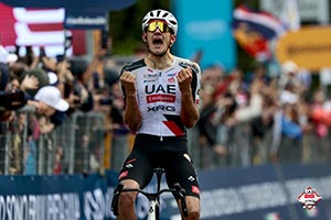 Narvaez and Arrieta shine on a turbulent opening week at the Giro d'Italia for UAE Team Emirates-XRG