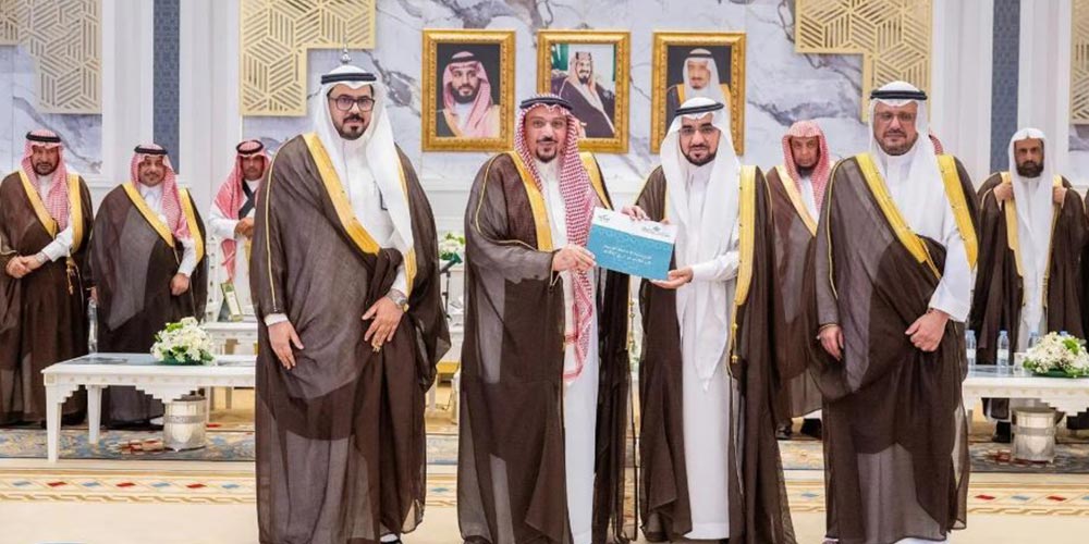Qassim Governor Reviews Report on Qassim University's 27,360 Hajj Volunteer Hours