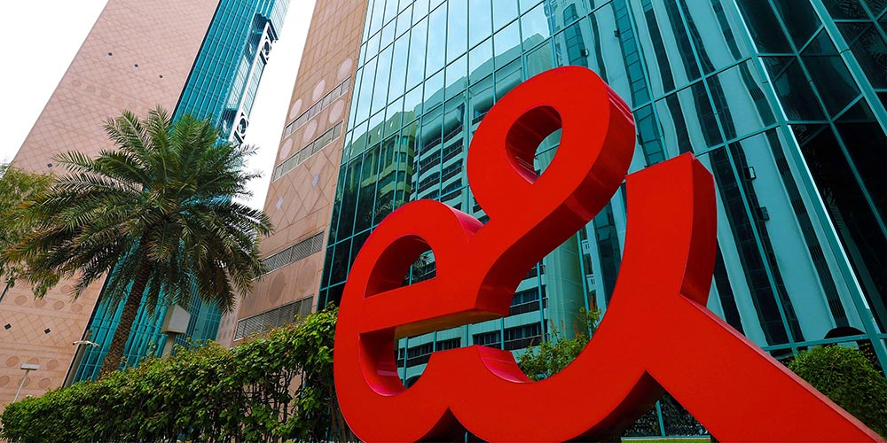 e& secures global leadership with world's first commercial U6GHz network, establishing the foundation for the 6G era