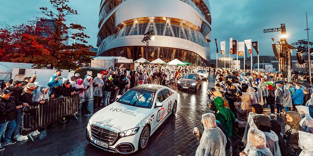 The 140 Festival': Around 15,000 guests celebrated the return of the S-Class models Bertha, Carl and Gottlieb and the world premiere of the Mercedes-AMG GT SUV at the Mercedes-Benz Museum